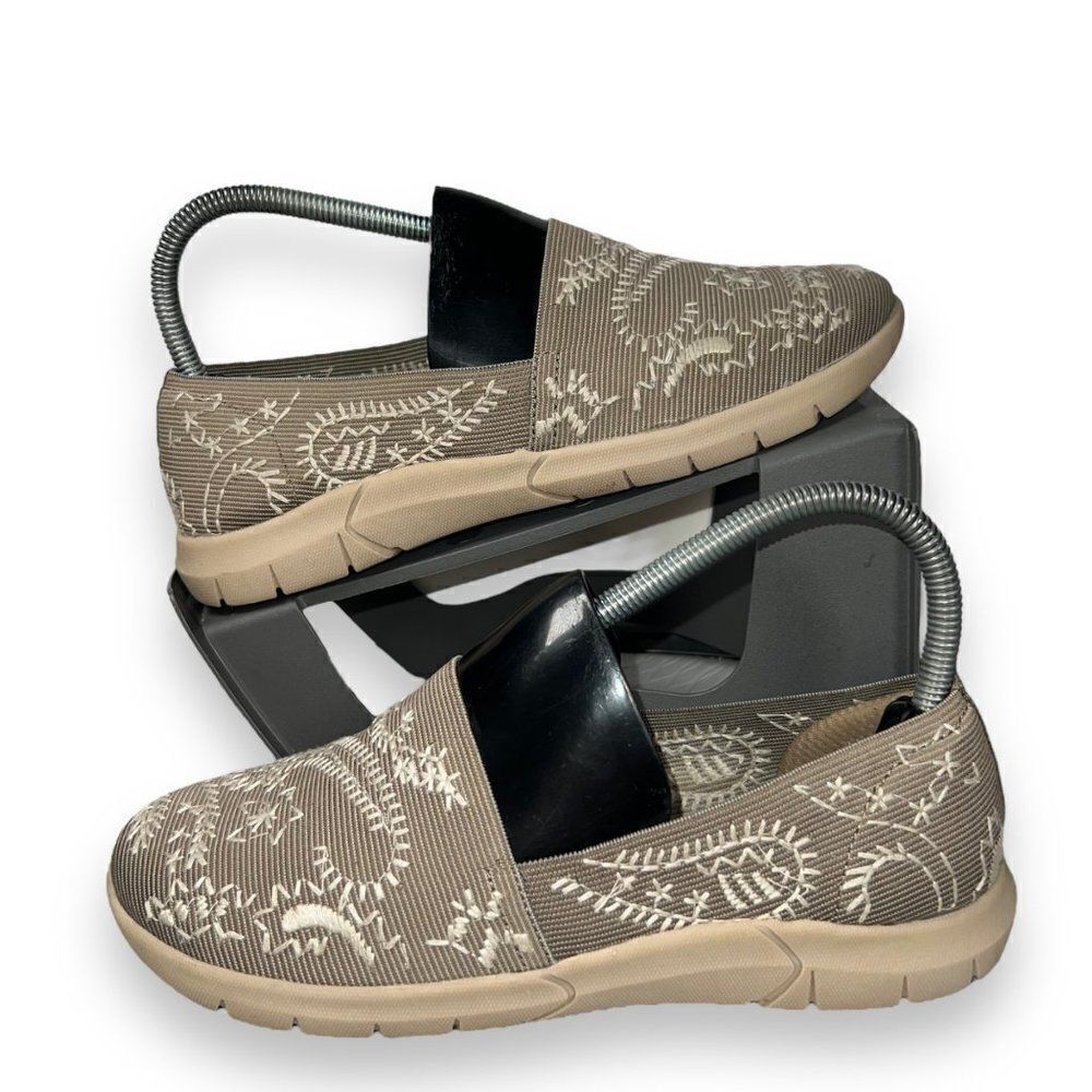 Yuu Embroidered Paisley Casual Slip-on Shoes Women's 7